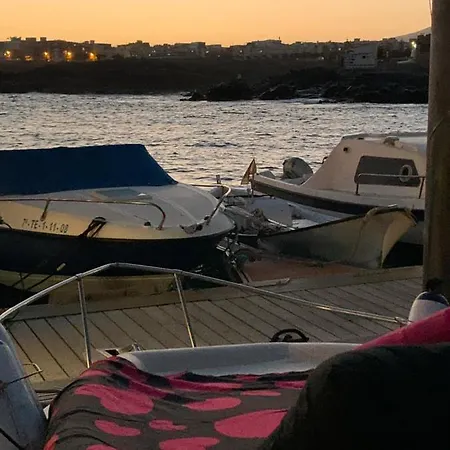 Alquiler De Barco Hotel en barco Las Galletas